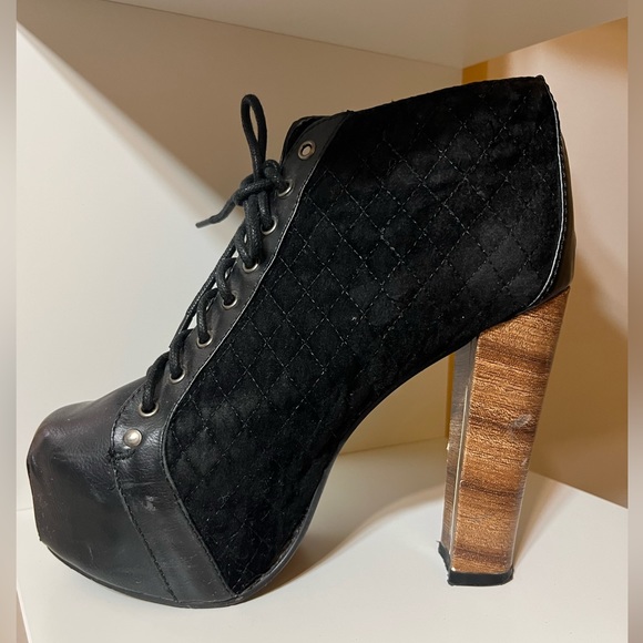 Heeled platform boots - Picture 5 of 11
